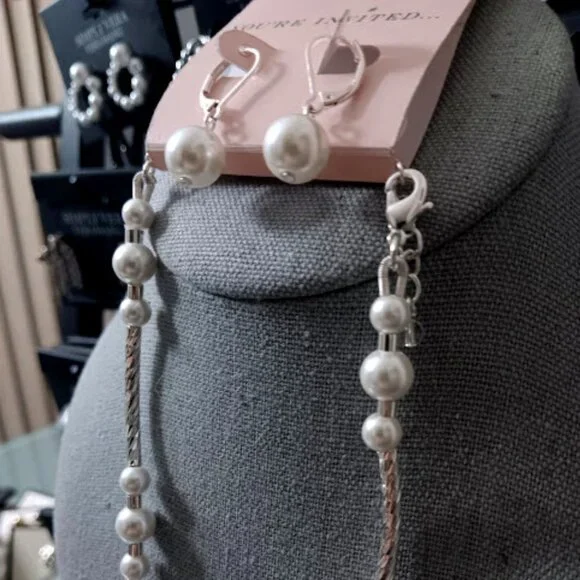 OCCASION 2pc Romantic White Pearl Textured Silver Station Necklace/Earrings Set - Picture 2 of 5